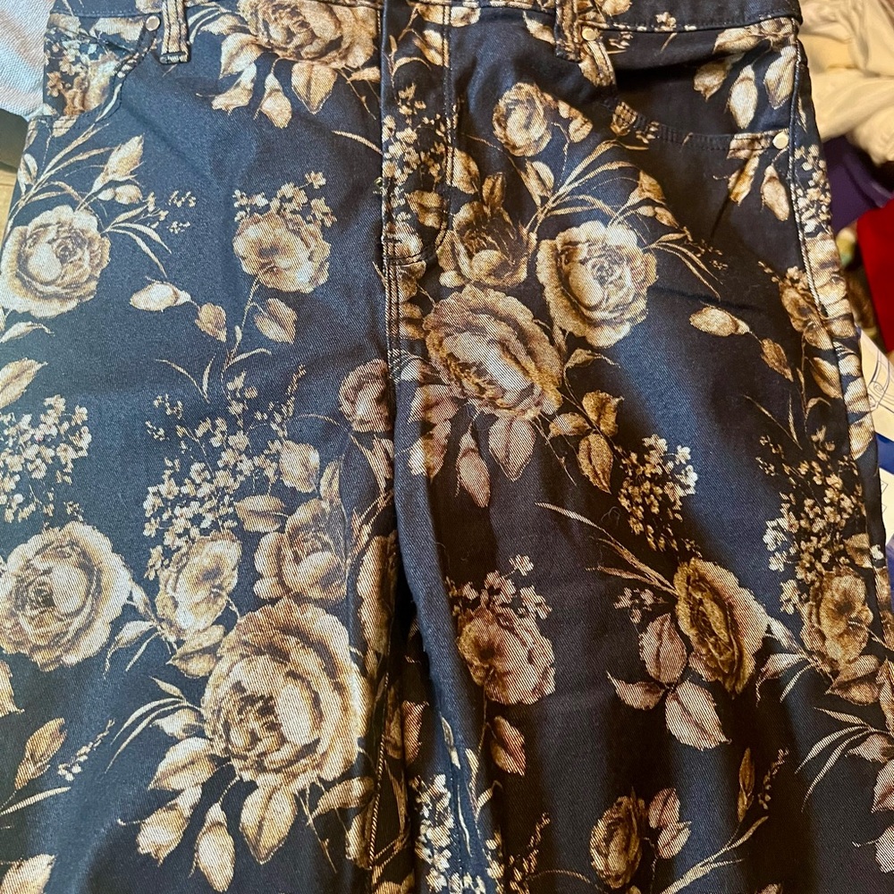Perfect Stretch Girlfriend Jeans - Black and gold floral - Picture 4 of 5